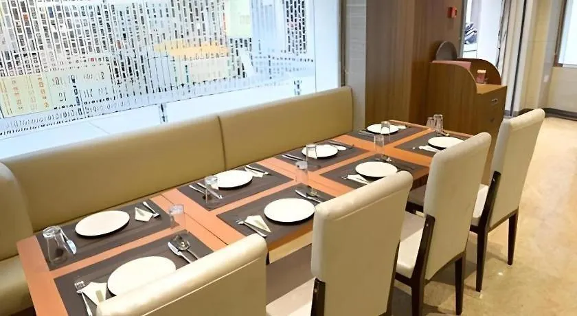 Hong Thai Hotel Macau 2*,